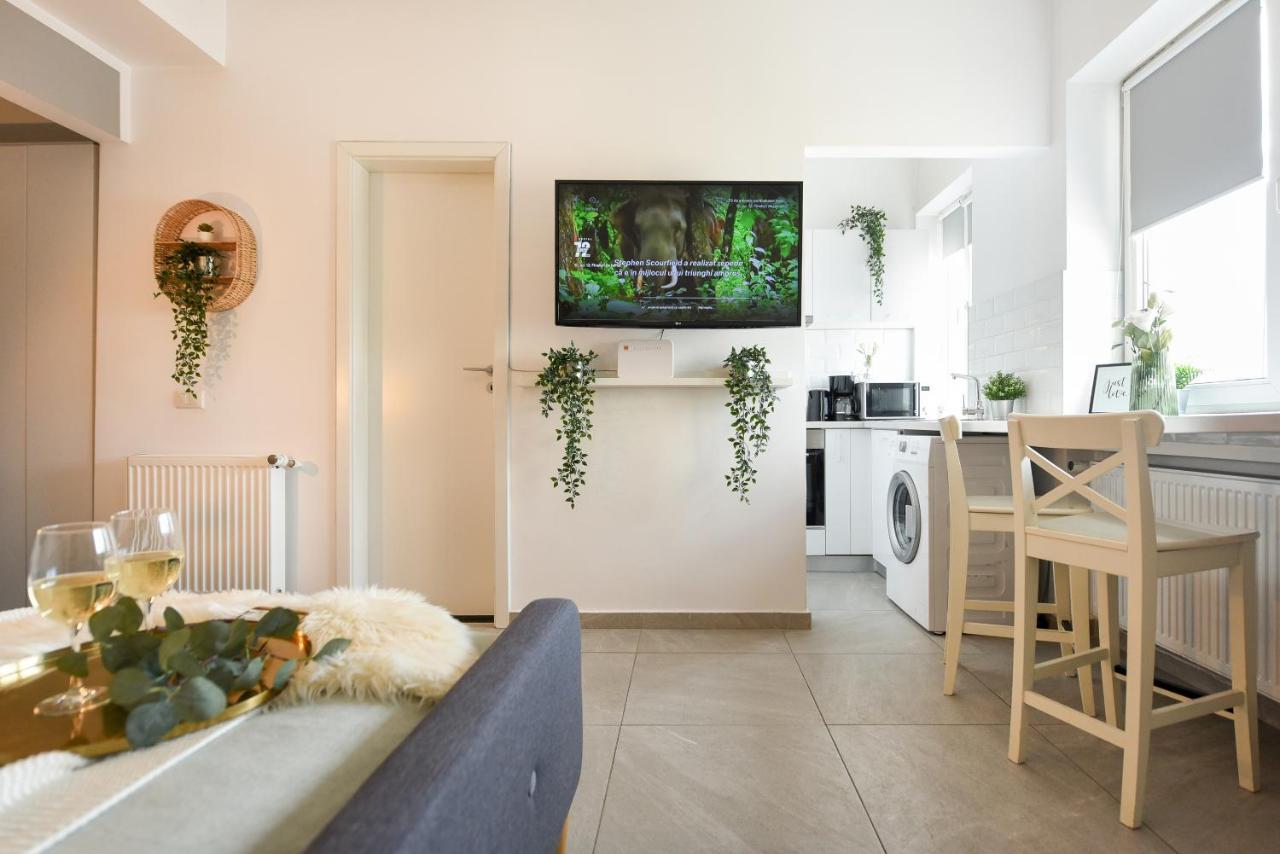 Read All About It - Stylish Central Studio Bucureşti Eksteriør bilde