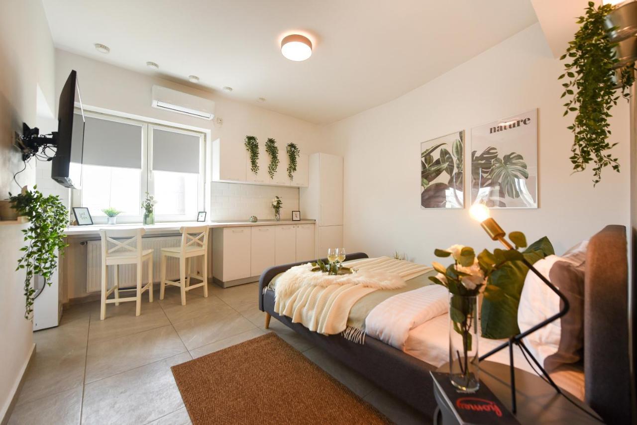 Read All About It - Stylish Central Studio Bucureşti Eksteriør bilde